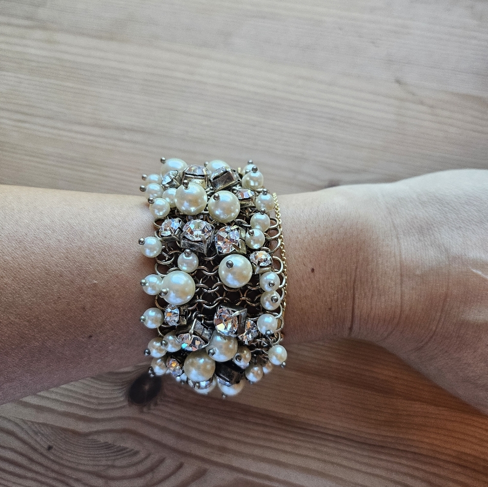 Shaky Chunky Pearl and Crystal Bracelet